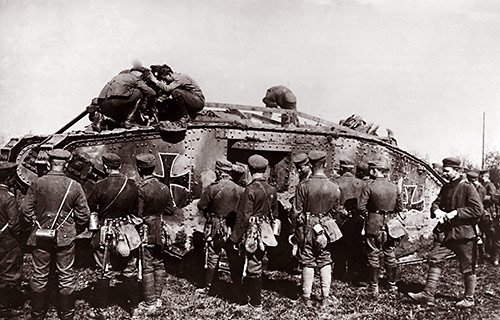 German Soldiers, British Tank, german war photo, world war I, nazi germany